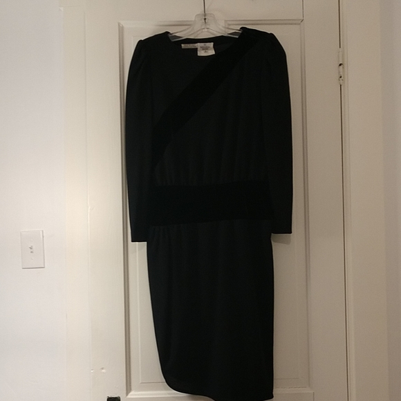 Valentino boutique size 8 black dress - Picture 4 of 7